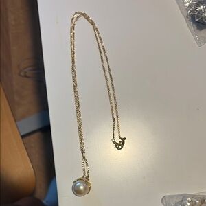 Elegant Gold Necklace with Pearl Pendant